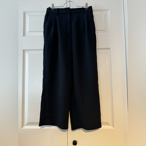 Aritzia Pants - Aritzia The Effortless Pant™ Cropped